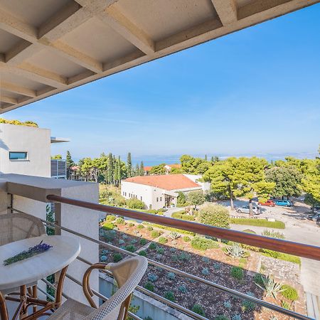 Aminess Vival Velaris Resort Supetar Dış mekan fotoğraf