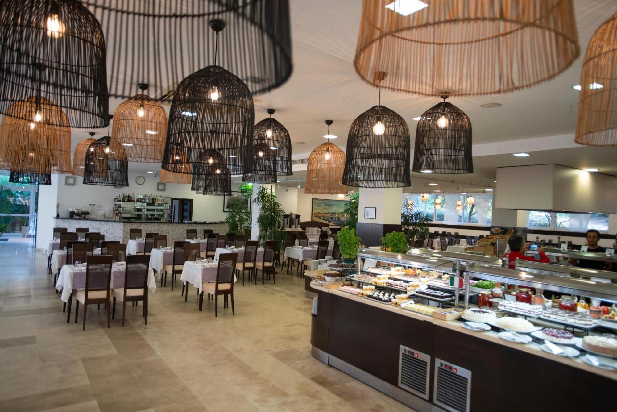 Aminess Vival Velaris Resort Supetar Dış mekan fotoğraf