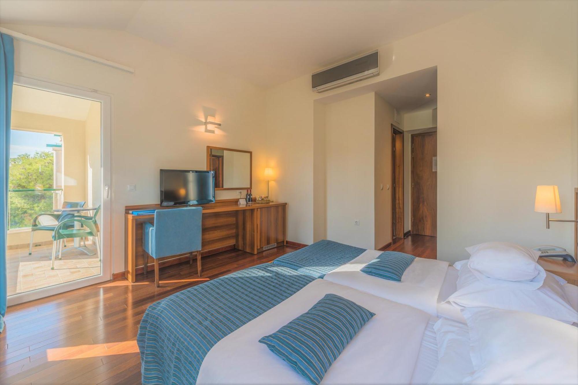 Aminess Vival Velaris Resort Supetar Oda fotoğraf