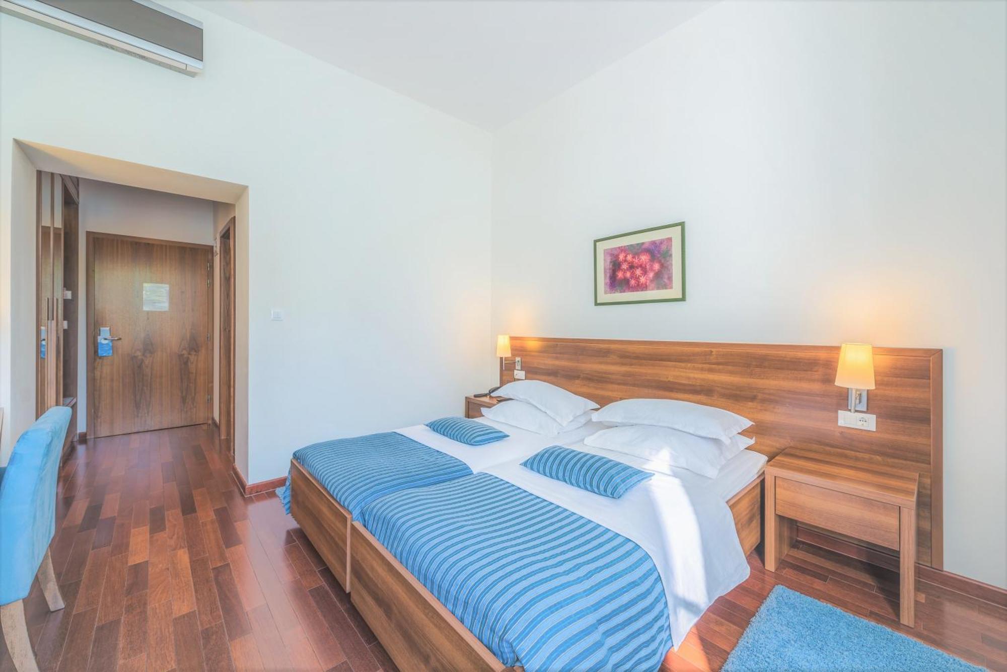 Aminess Vival Velaris Resort Supetar Oda fotoğraf