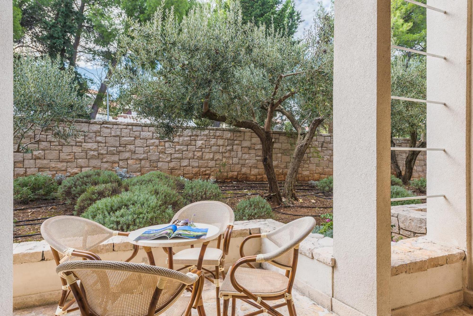 Aminess Vival Velaris Resort Supetar Dış mekan fotoğraf